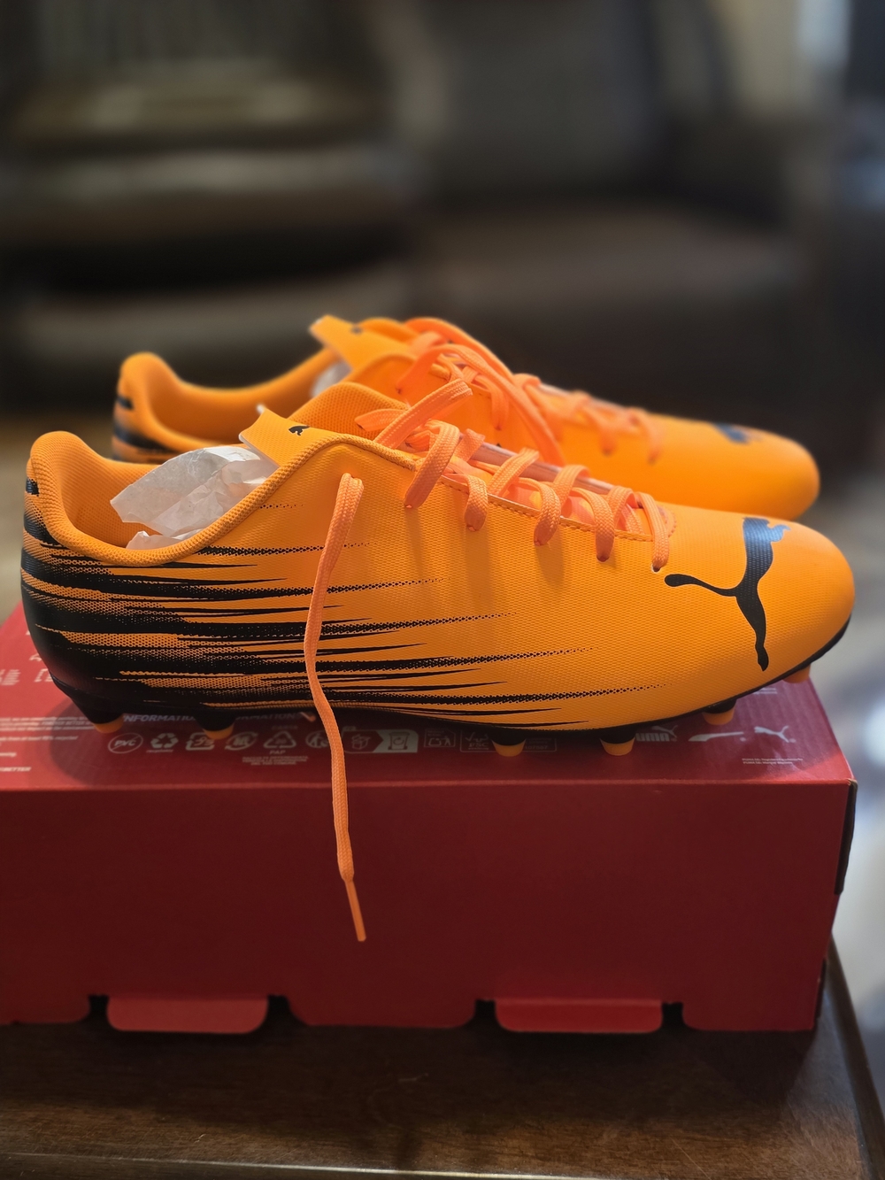 Puma Men’s Orange Performance Soccer Shoes - Picture 4 of 6
